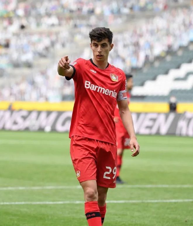 曼联轻取勒沃库森,莫德里奇三分雨点燃全场 曼联轻取勒沃库森,莫德里奇三分雨点燃全场