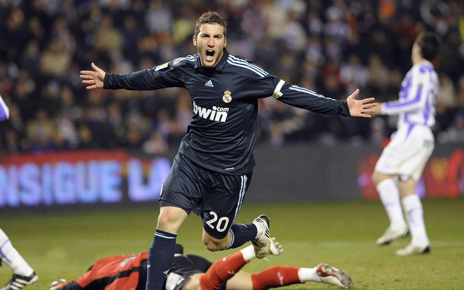 开云下载-别叫我昙花—戈麦斯惊天一役，墨西哥足球翻盘密码大解析