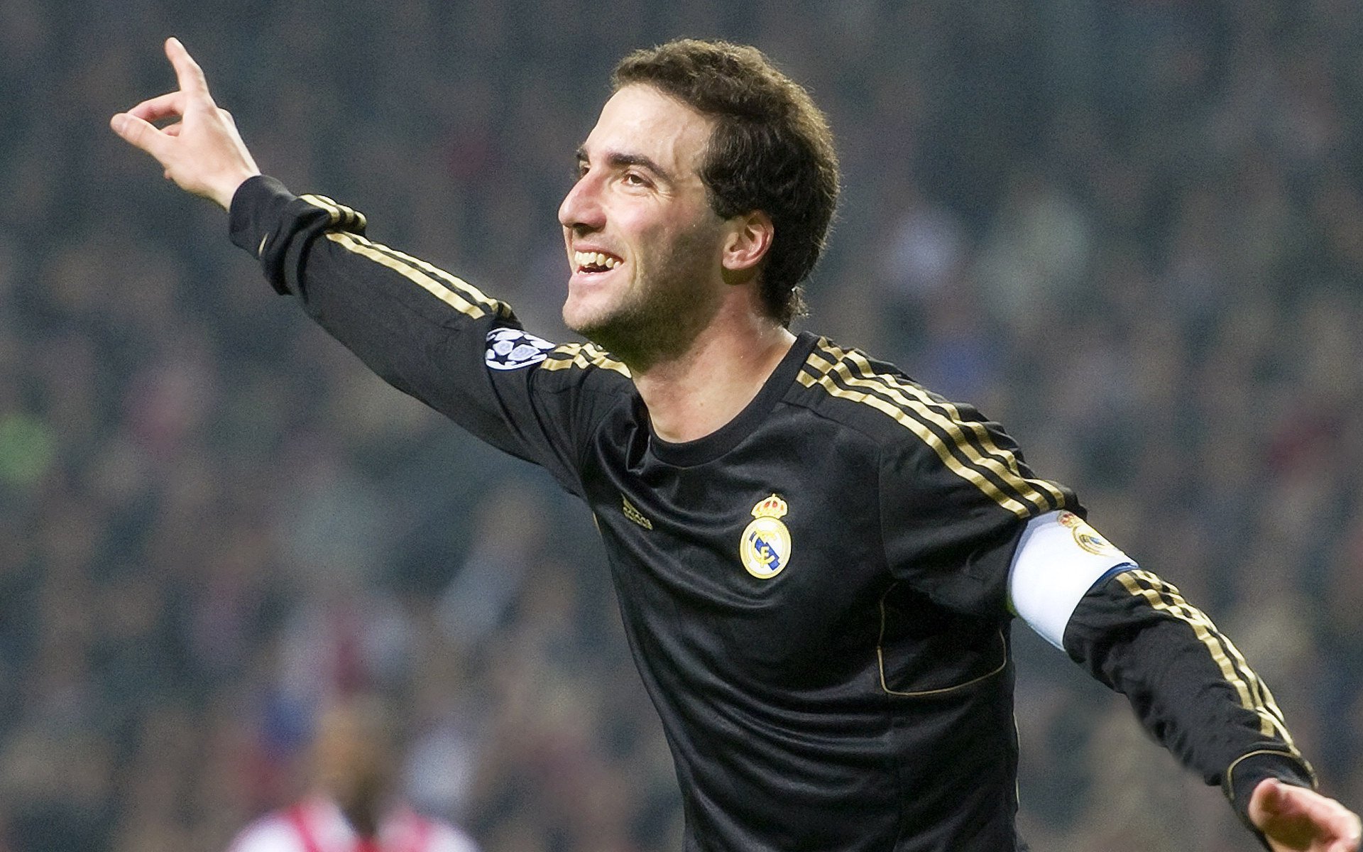 2026世界杯焦点战，伊朗国家队爆冷击败切尔西俱乐部，足球世界为之震撼！